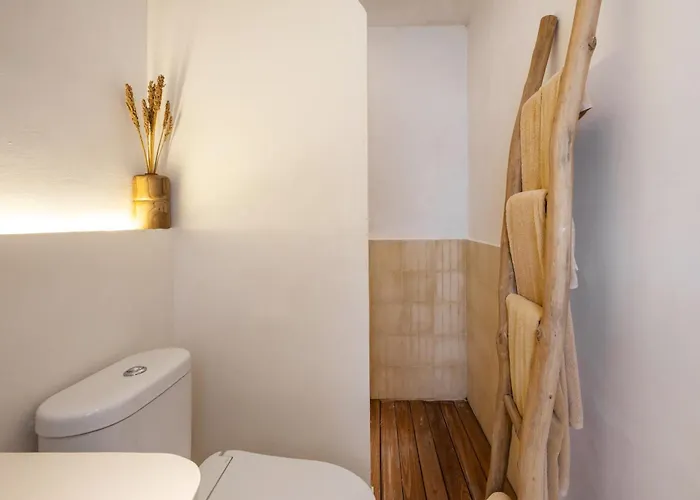 Villa The White Joglo A Stylish 3bdr With Pool 2 Min From The