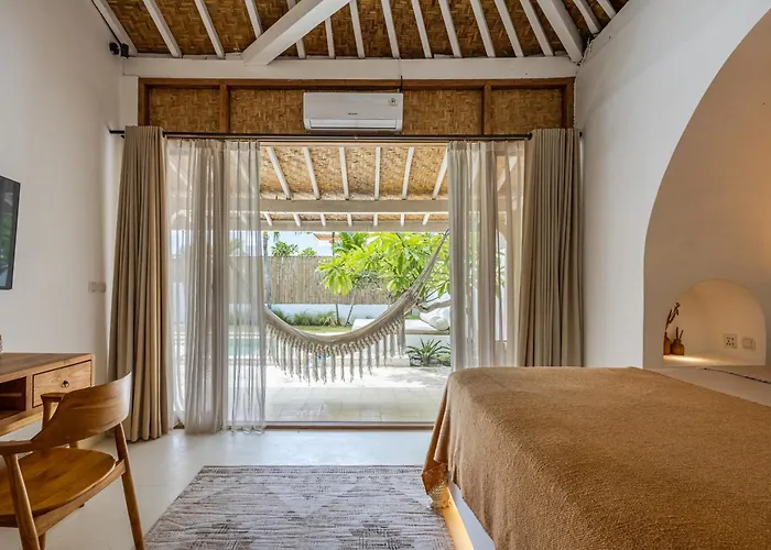 The White Joglo A Stylish 3bdr With Pool 2 Min From The Villa *