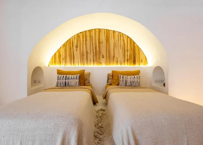 The White Joglo A Stylish 3bdr With Pool 2 Min From The * Canggu