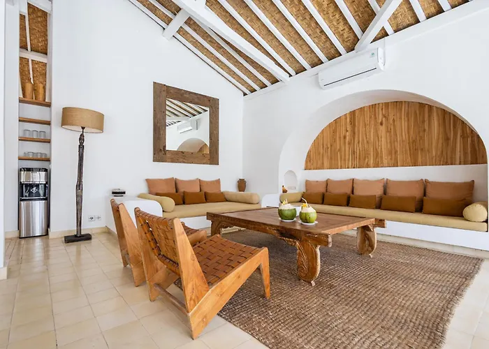 Villa The White Joglo A Stylish 3bdr With Pool 2 Min From The *