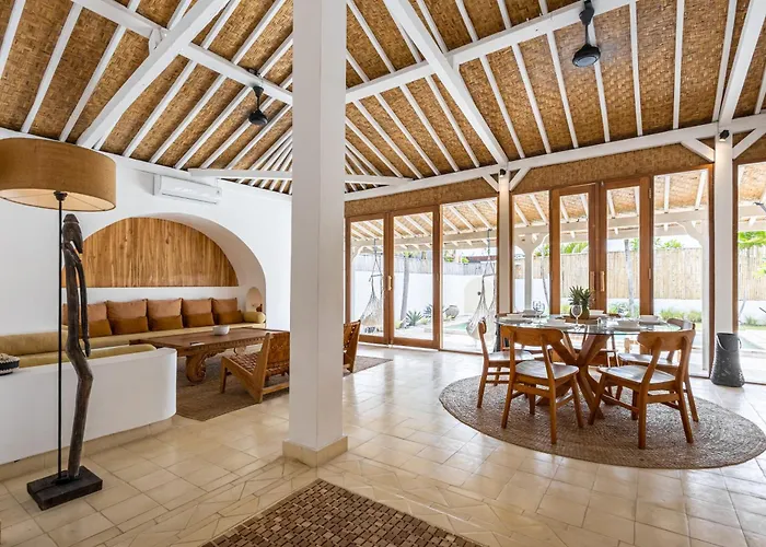 The White Joglo A Stylish 3bdr With Pool 2 Min From The * Canggu