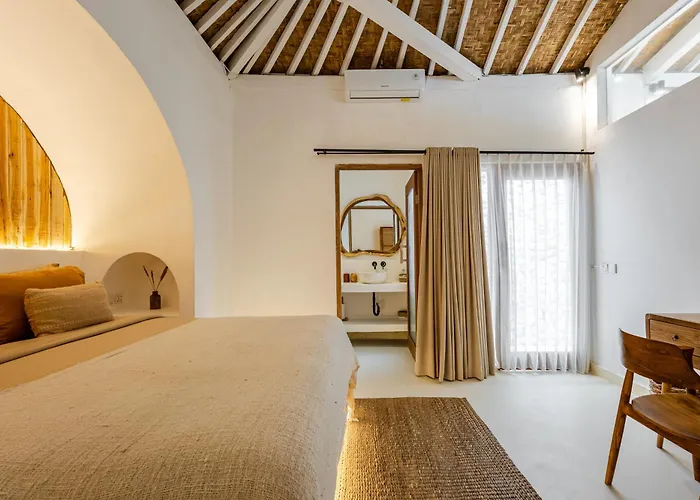 The White Joglo A Stylish 3bdr With Pool 2 Min From The Villa