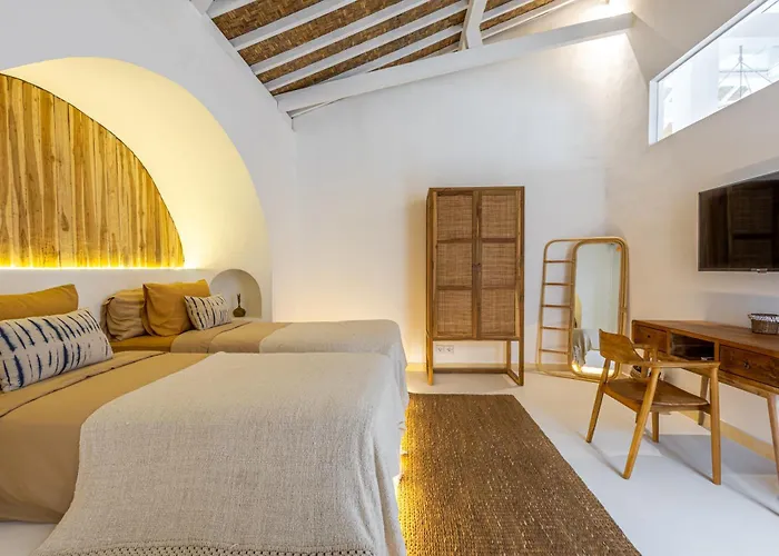 Villa The White Joglo A Stylish 3bdr With Pool 2 Min From The *