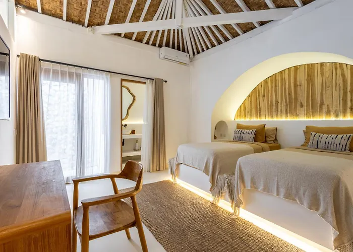 The White Joglo A Stylish 3bdr With Pool 2 Min From The Canggu